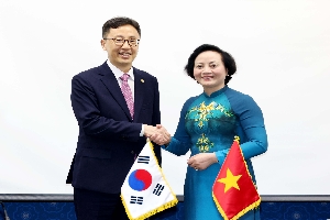 Bilateral Meeting between MPM and Ministry of Home Affairs(MOHA) of Vietnam 의 목록 이미지 입니다. 